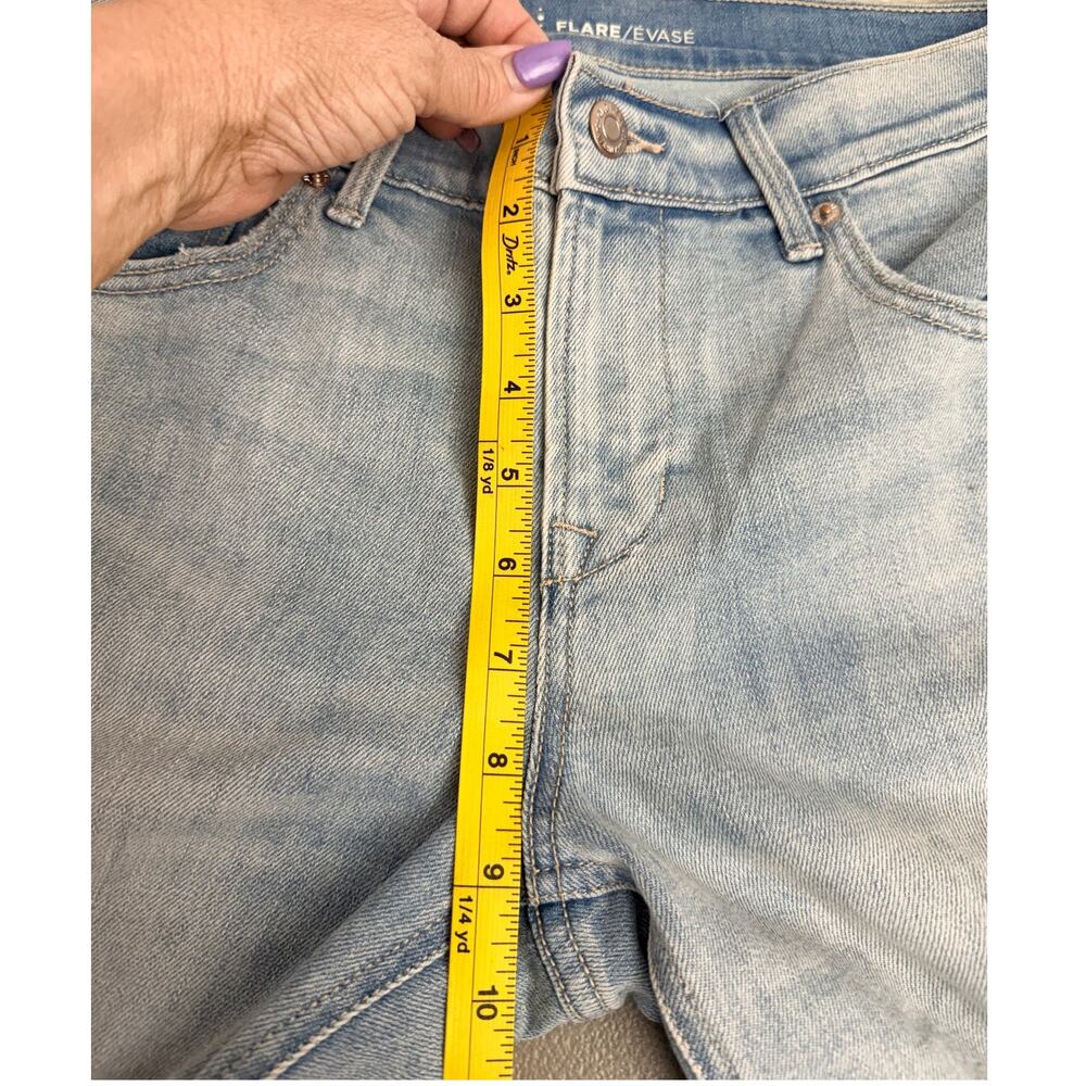 Old Navy Crop Flare Jeans Sz 4 Light Wash Distressed Raw Hem NWT - Picture 7 of 11